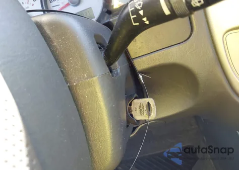 2005 Ford Escape Xlt from USA, damaged, VIN 1FMYU03135KD99120